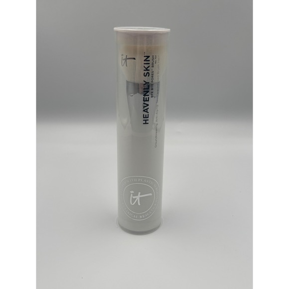 it cosmetics Other - IT Cosmetics Heavenly Skin Bye Bye Pores Brush No 701 Powder Makeup Brush New